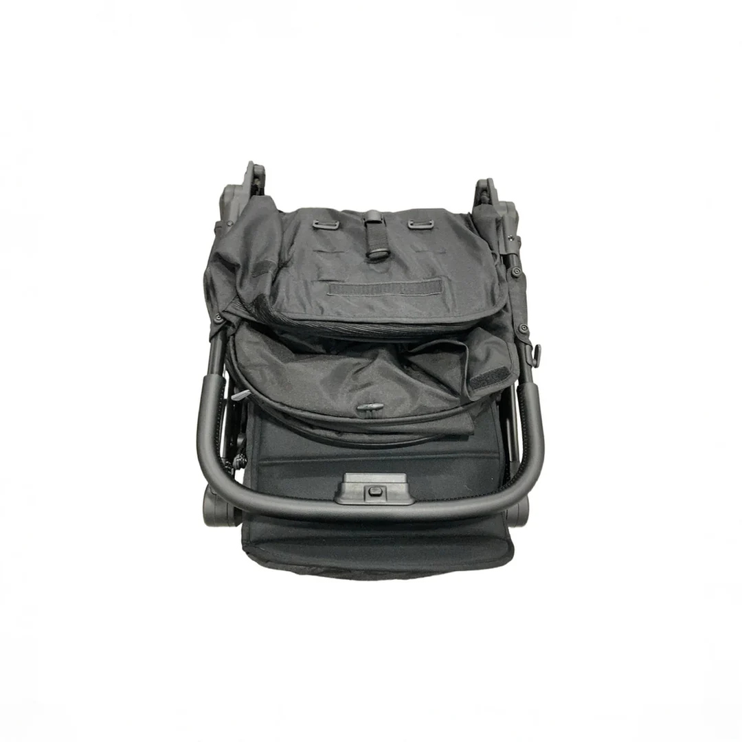 Colugo Compact Stroller+. 2025. Black/Black
